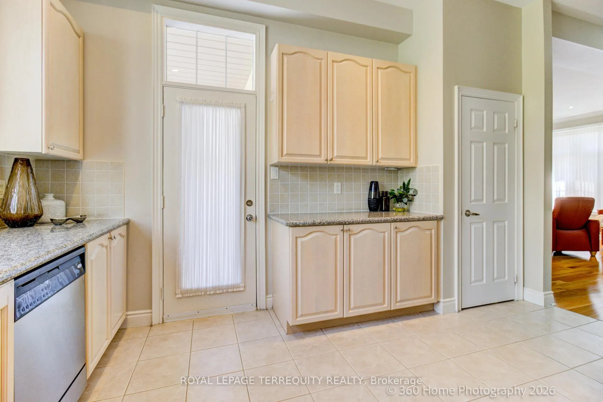 Photo 11 of 15 Legends Way, Markham, Unionville — HOMEH