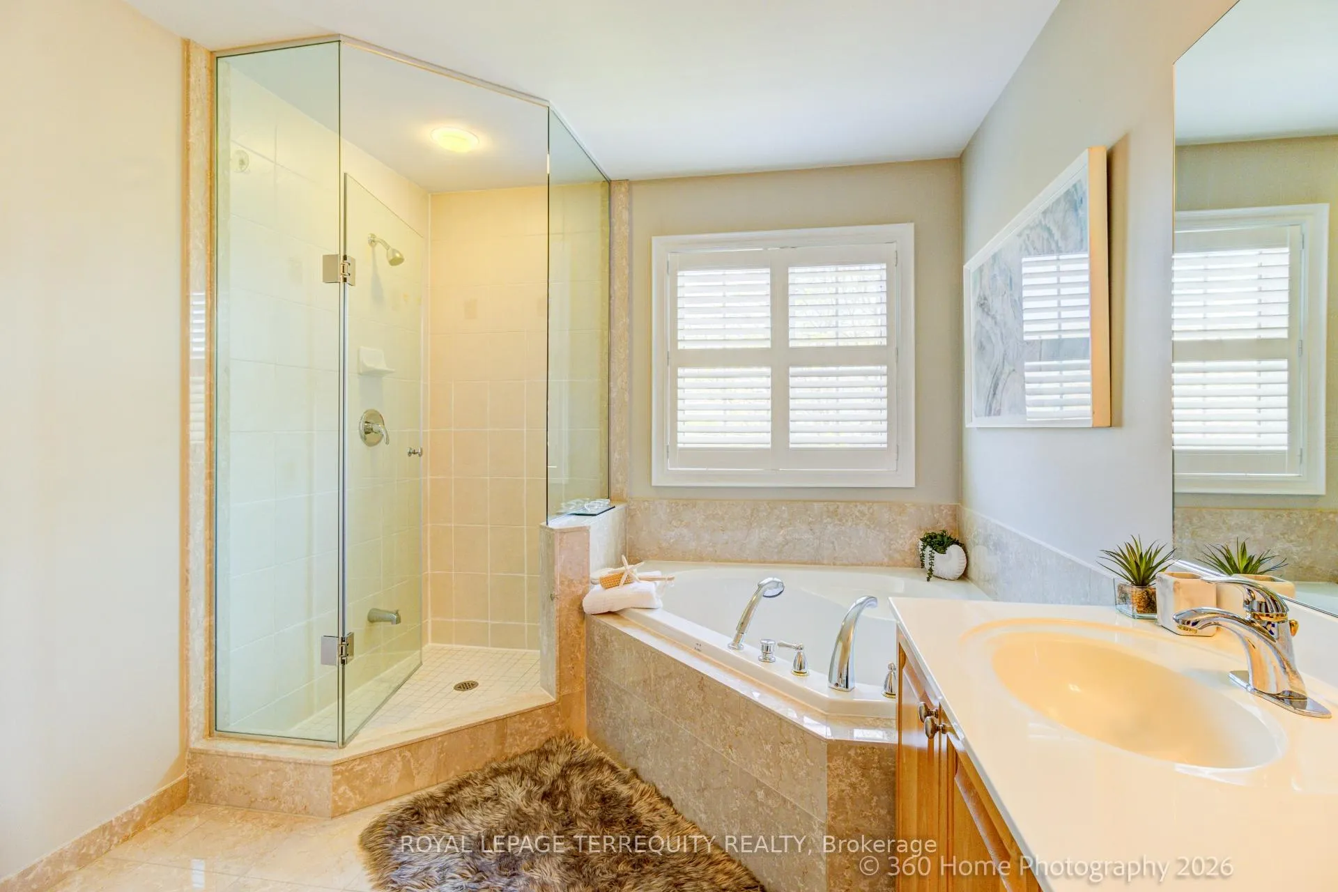 Photo 18 of 15 Legends Way, Markham, Unionville — HOMEH