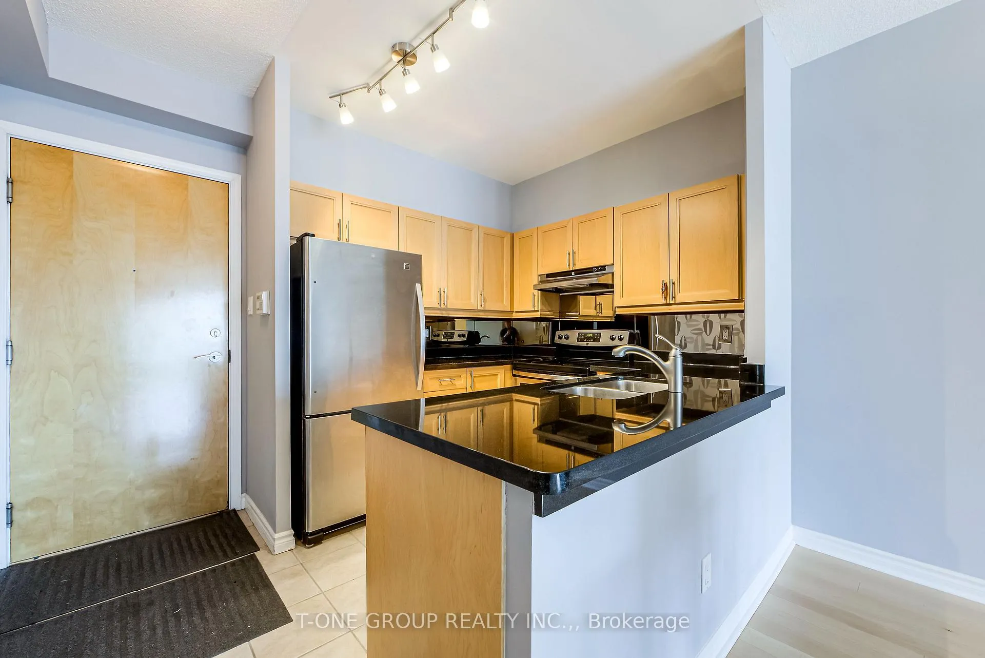 Photo 2 of Unit 1031, 600 Queens Quay W, Toronto, Waterfront Communities — HOMEH
