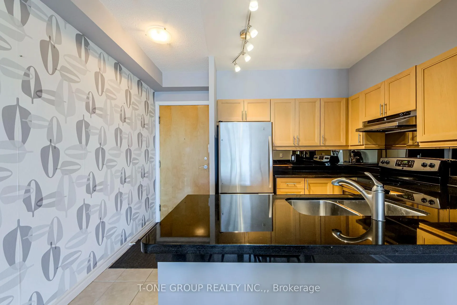 Photo 3 of Unit 1031, 600 Queens Quay W, Toronto, Waterfront Communities — HOMEH