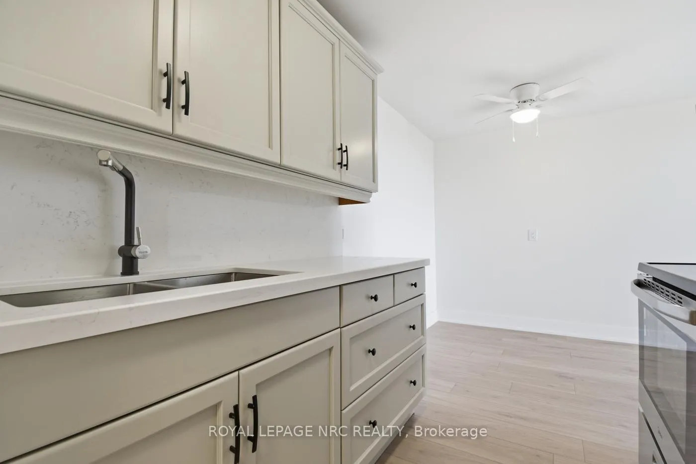 Photo 11 of Unit 507, 264 Grantham Avenue, St. Catharines, Carlton/Bunting — HOMEH