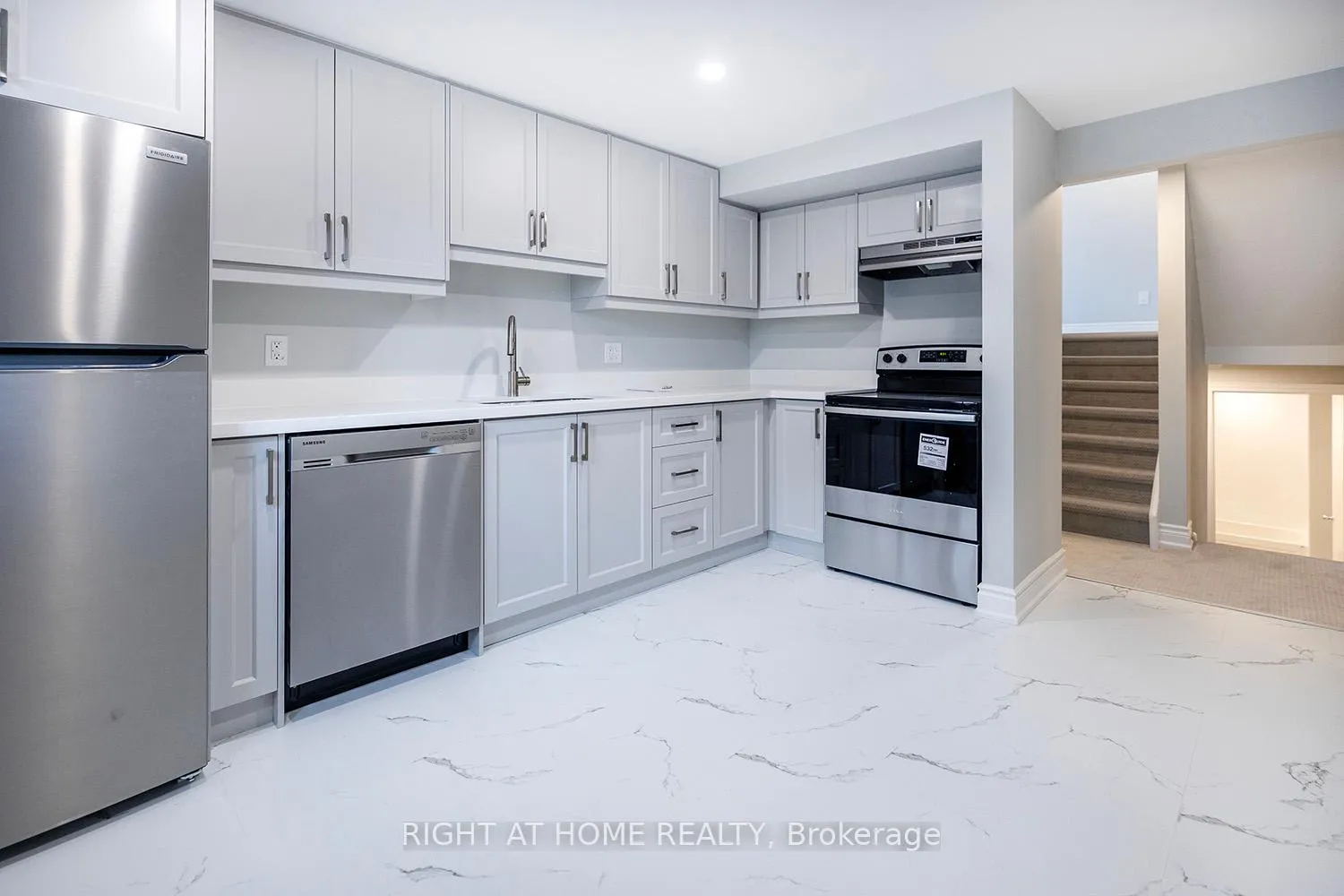 Photo 6 of 204 Johnson Avenue, Whitby, Blue Grass Meadows — HOMEH