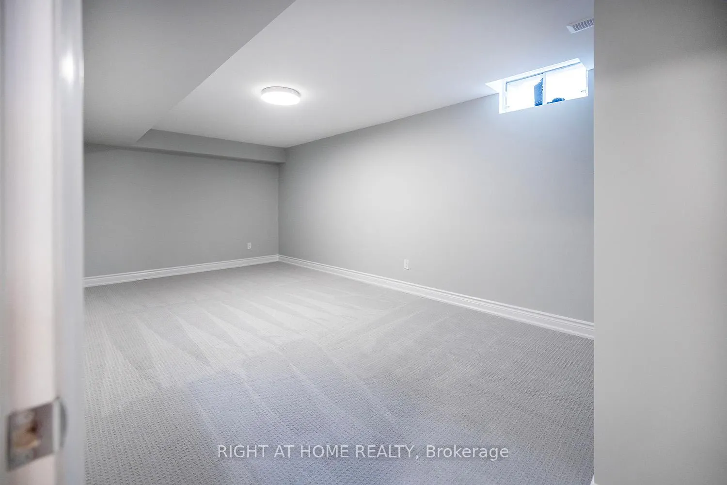 Photo 10 of 204 Johnson Avenue, Whitby, Blue Grass Meadows — HOMEH