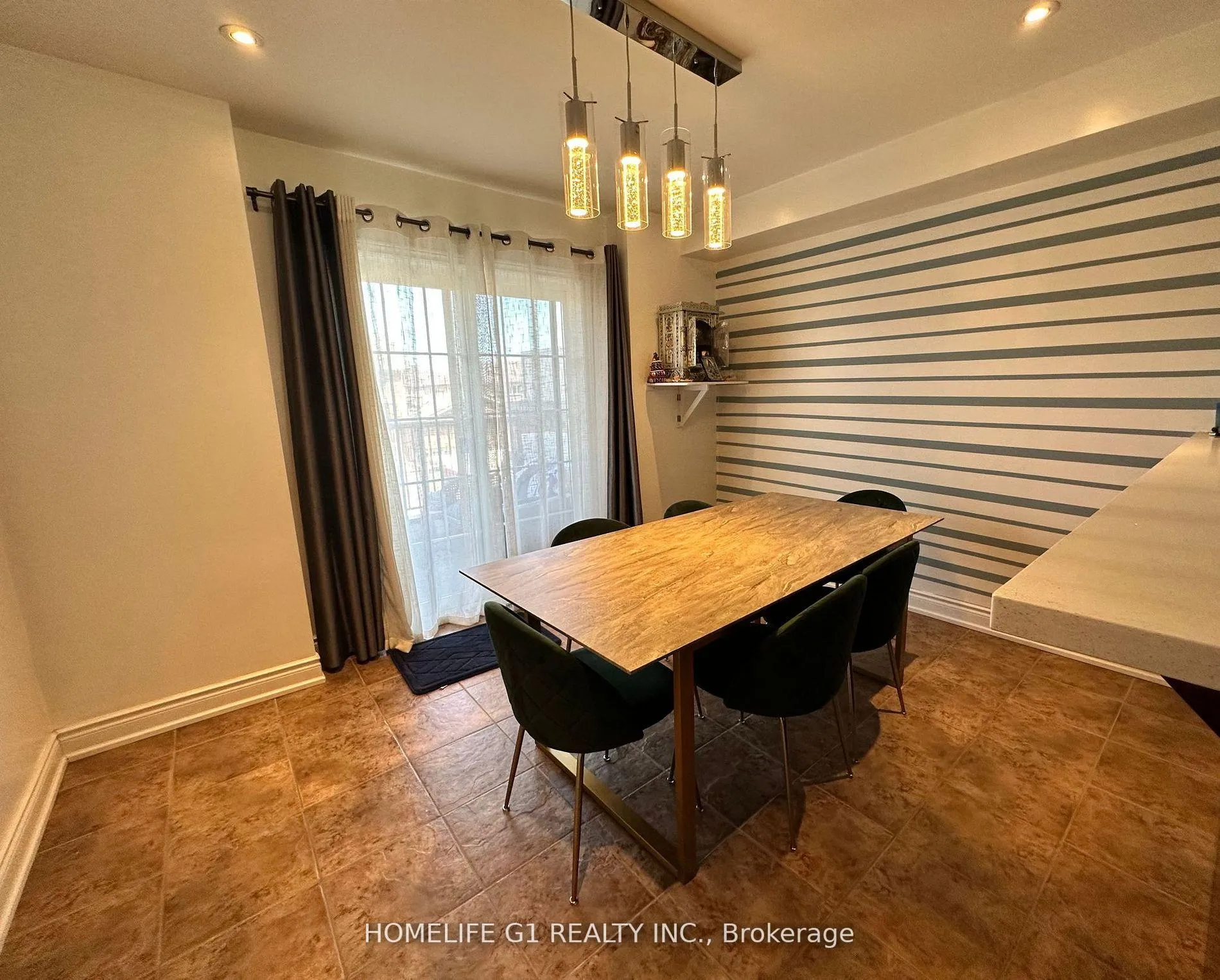 Photo 3 of 20 Shiraz Drive, Brampton, Sandringham-Wellington — HOMEH