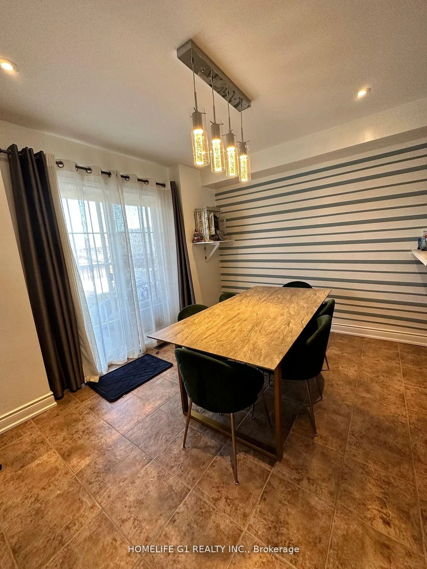 Photo 4 of 20 Shiraz Drive, Brampton, Sandringham-Wellington — HOMEH