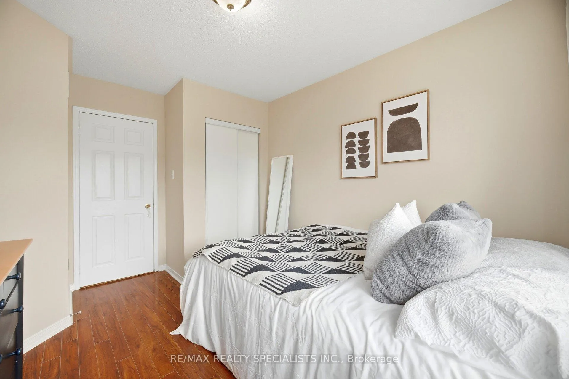 Photo 26 of 5131 Thornburn Drive, Burlington, Uptown — HOMEH