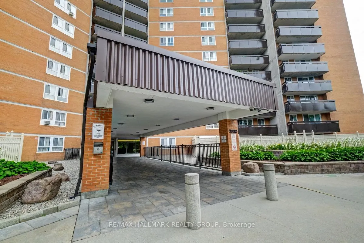 Photo 2 of Unit 414, 2020 Jasmine Crescent, Ottawa, Beacon Hill South — HOMEH
