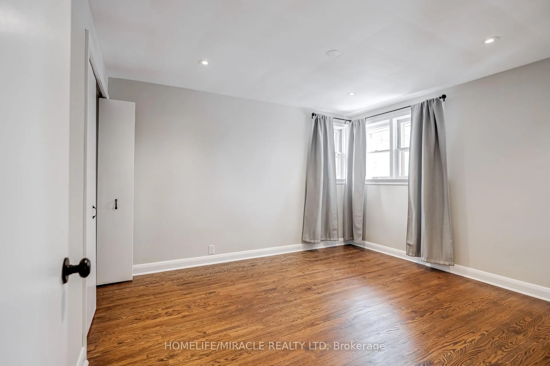 Photo 9 of Unit A, 34 Elizabeth Street, Brampton, Downtown Brampton — HOMEH