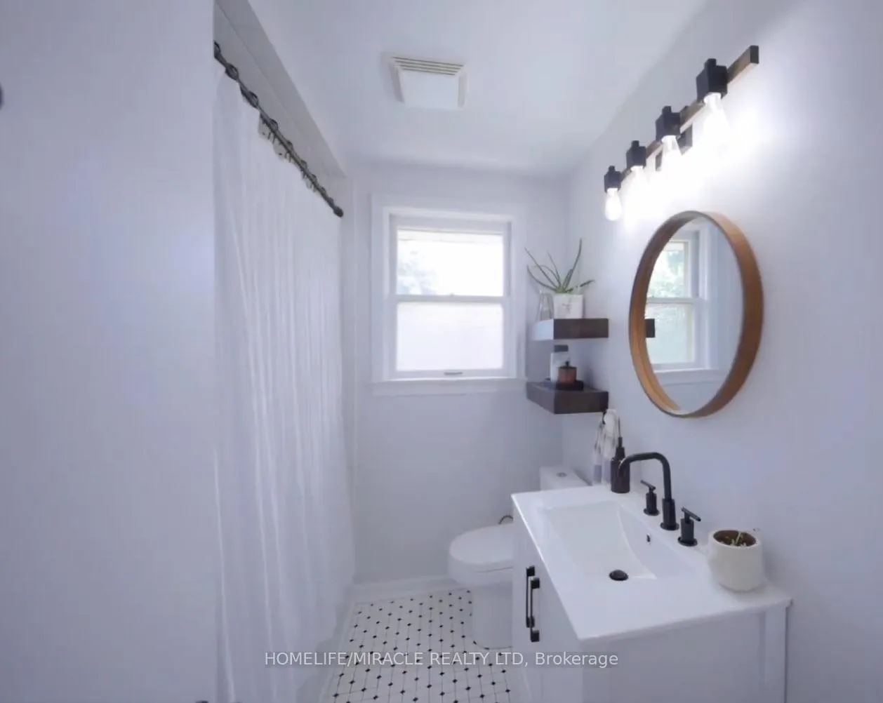 Photo 11 of Unit A, 34 Elizabeth Street, Brampton, Downtown Brampton — HOMEH