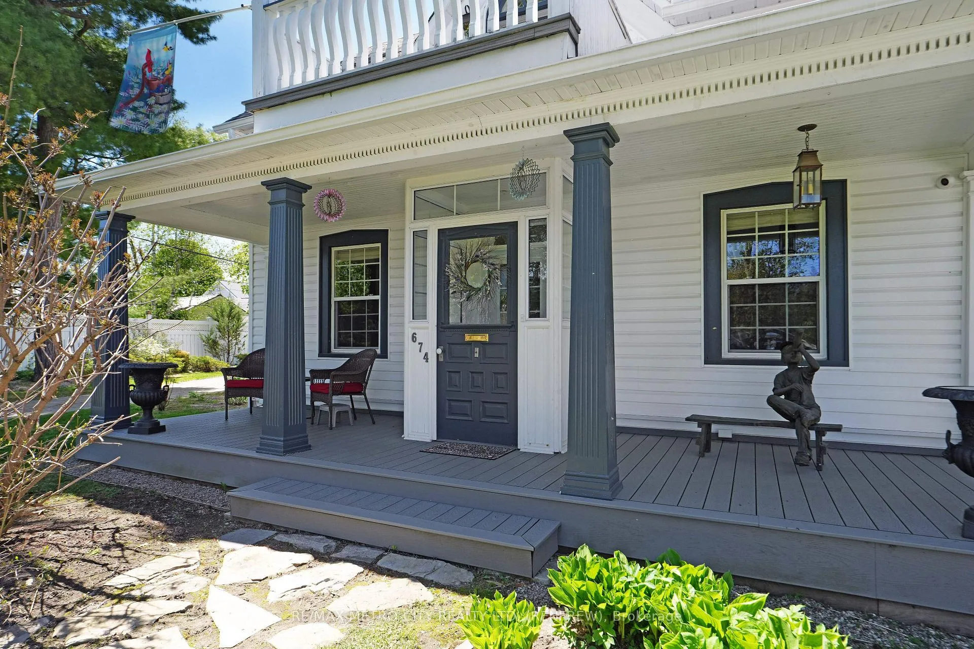 Photo 4 of 674 Raglan Street S, Renfrew — HOMEH