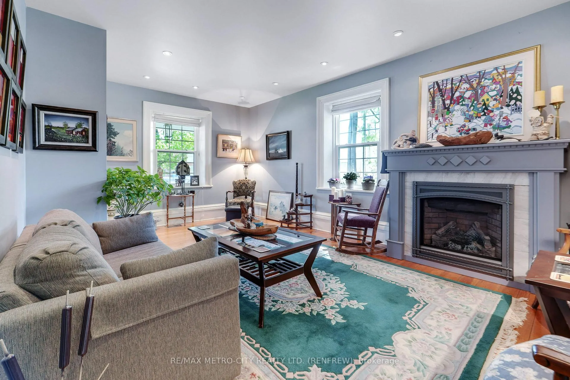Photo 8 of 674 Raglan Street S, Renfrew — HOMEH