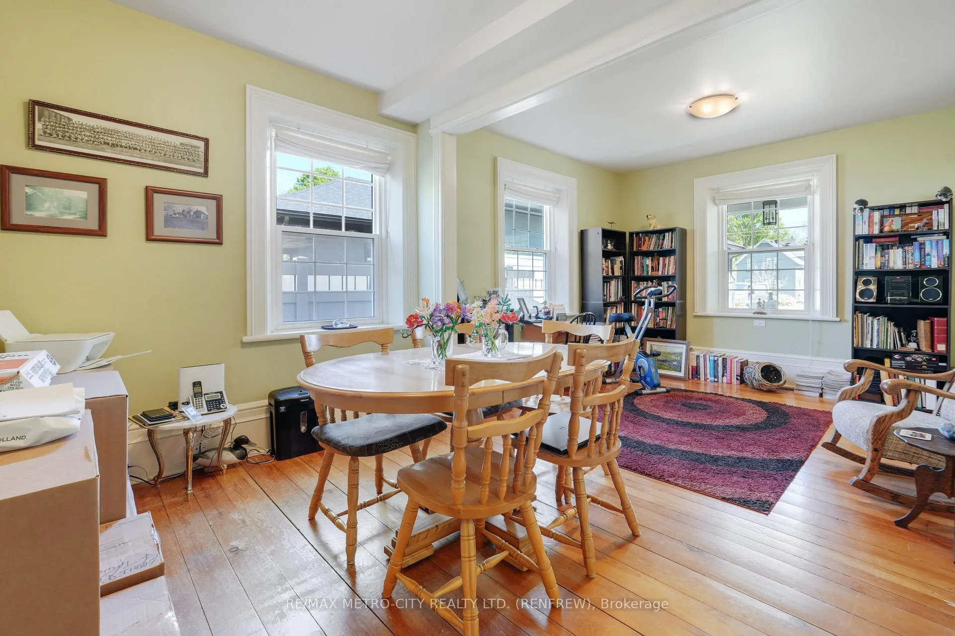 Photo 9 of 674 Raglan Street S, Renfrew — HOMEH