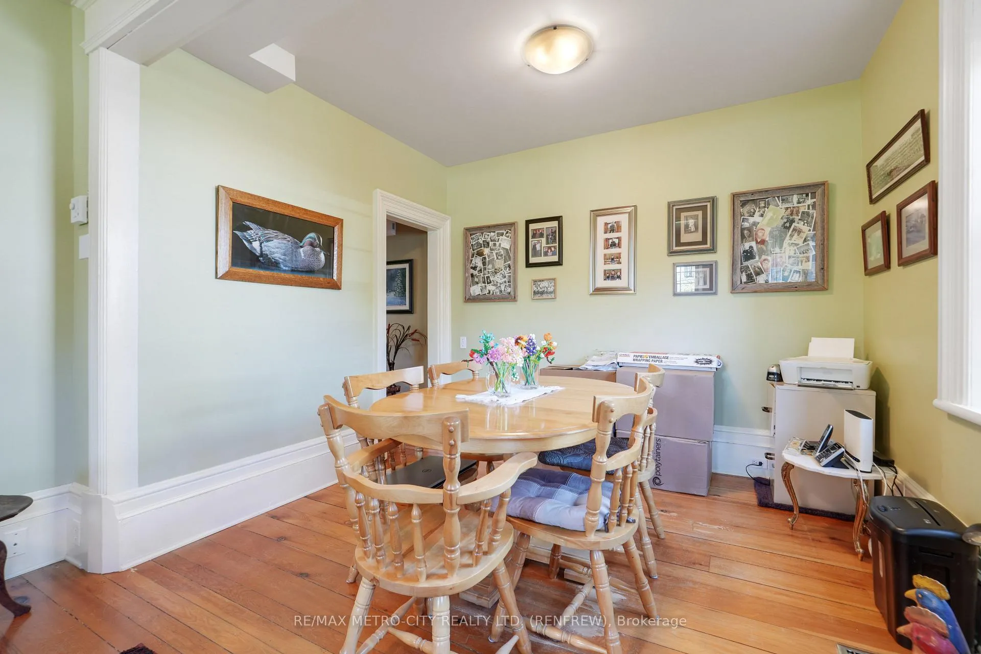 Photo 13 of 674 Raglan Street S, Renfrew — HOMEH