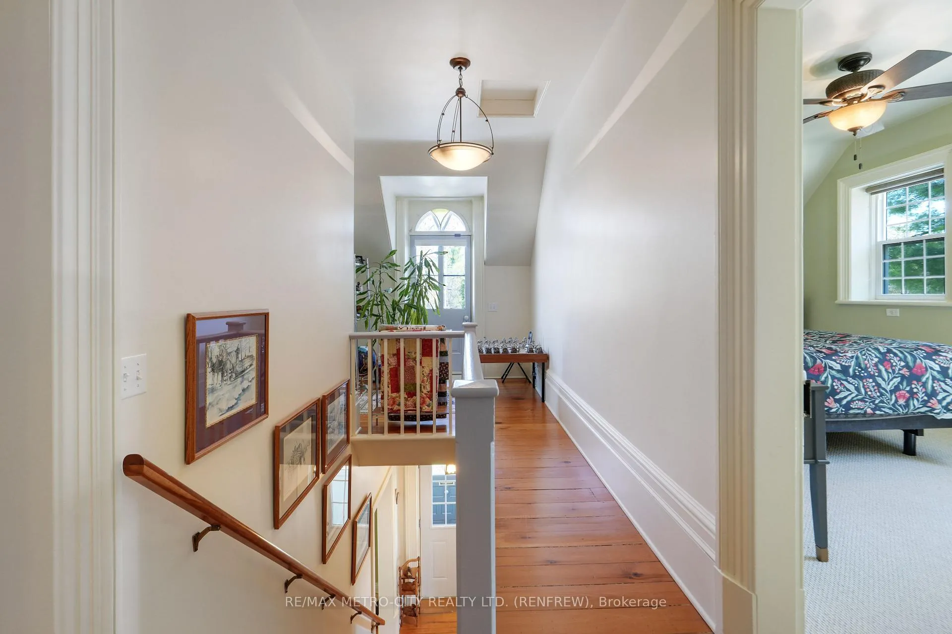 Photo 31 of 674 Raglan Street S, Renfrew — HOMEH