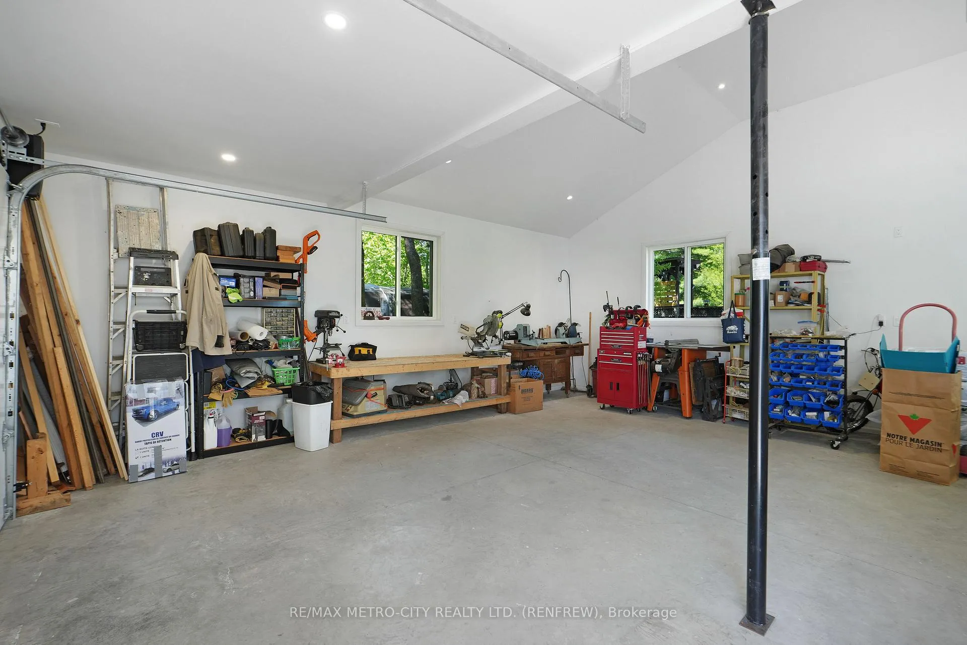 Photo 38 of 674 Raglan Street S, Renfrew — HOMEH