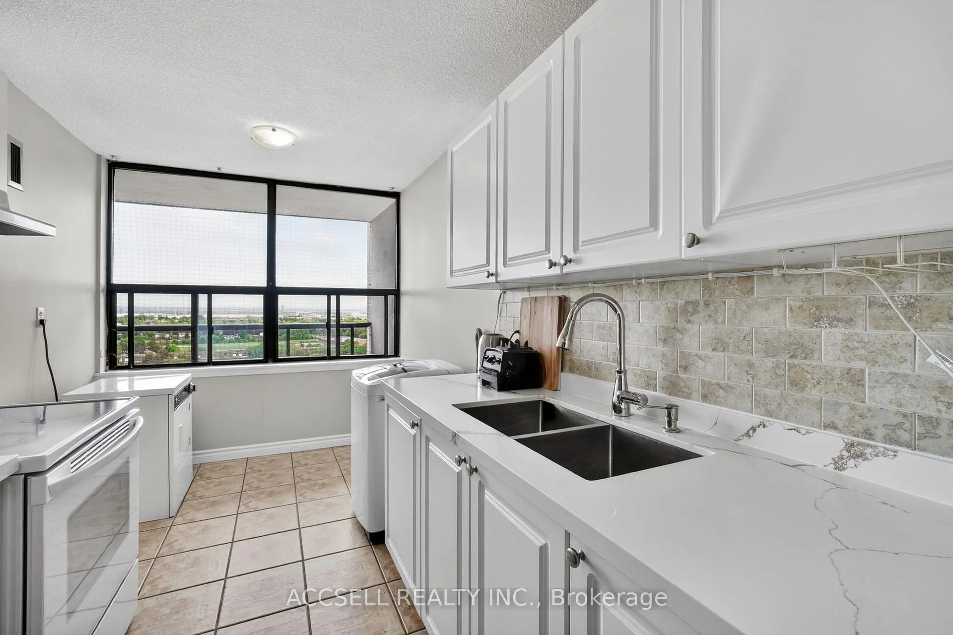 Photo 17 of Unit 1607, 17 Knightsbridge Road, Brampton, Queen Street Corridor — HOMEH