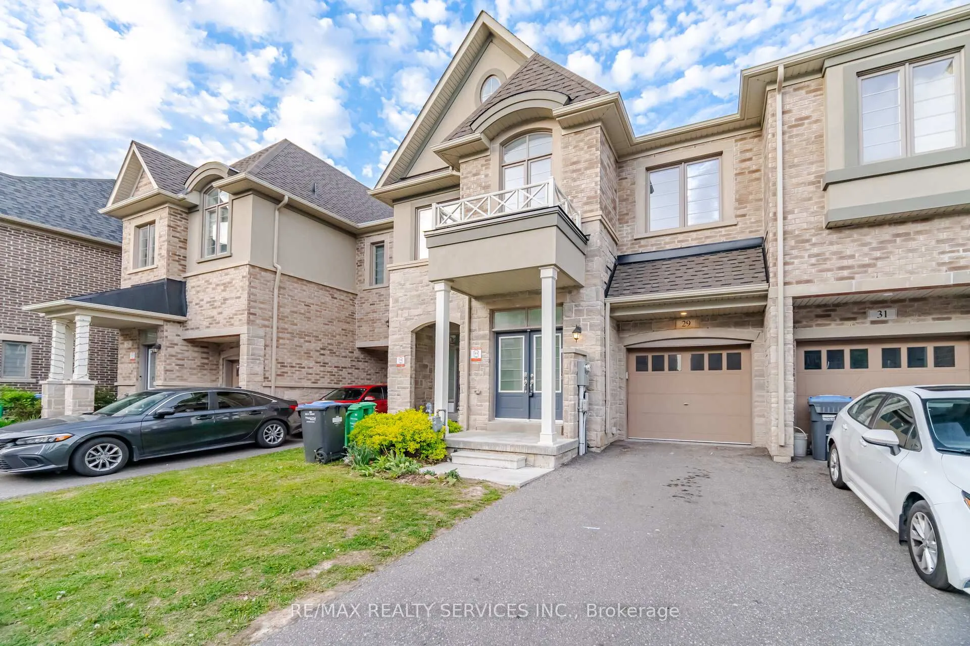 Photo 2 of 29 Summerbeam Way, Brampton, Bram West — HOMEH