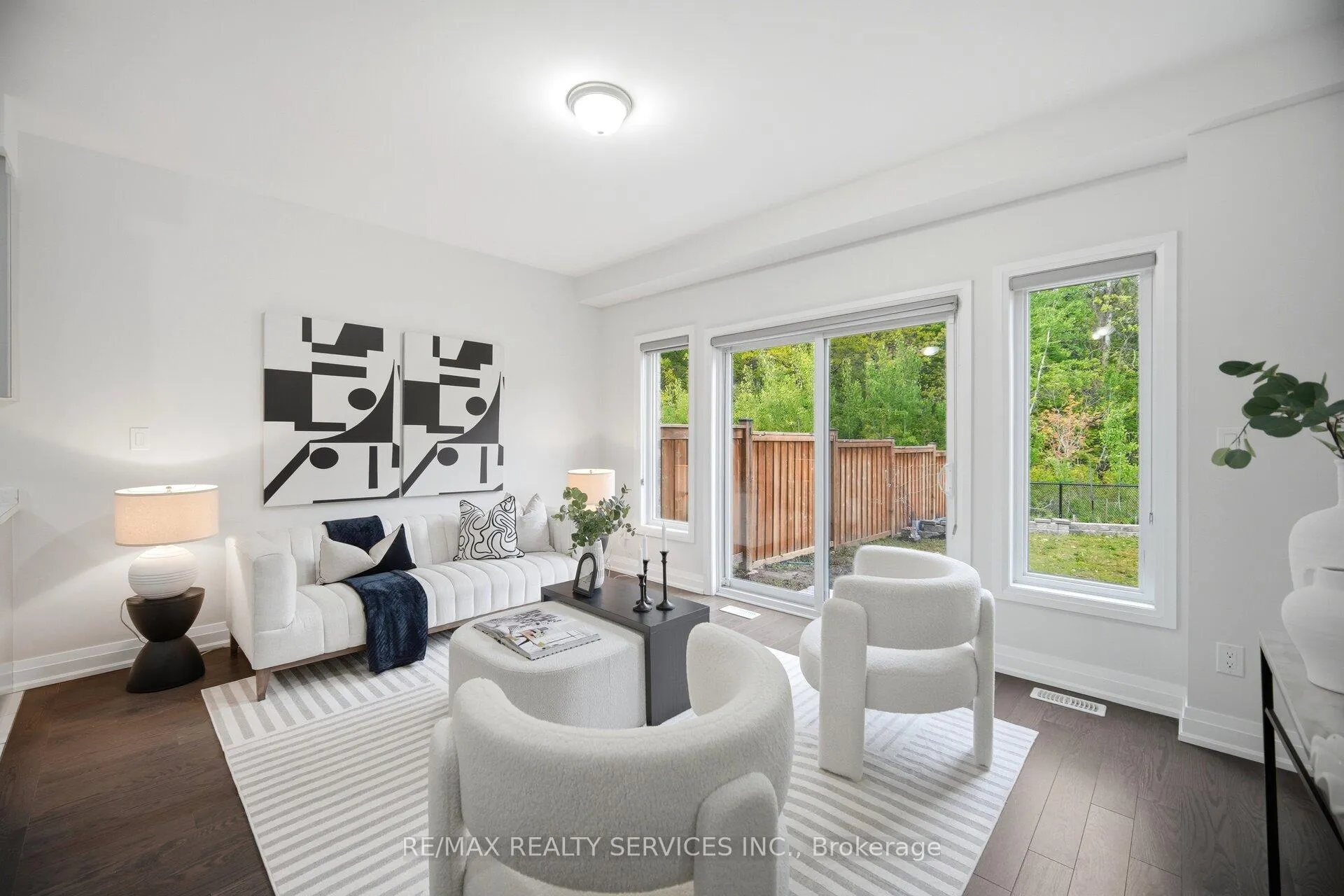 Photo 4 of 29 Summerbeam Way, Brampton, Bram West — HOMEH