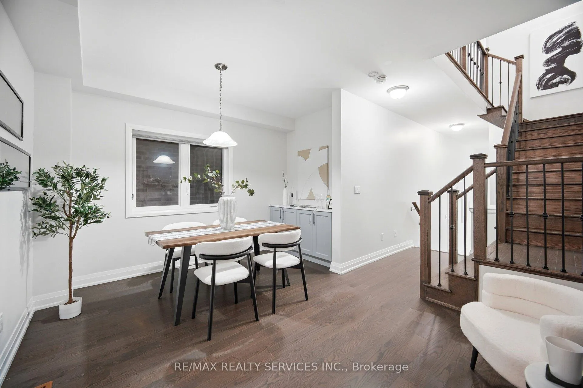 Photo 10 of 29 Summerbeam Way, Brampton, Bram West — HOMEH