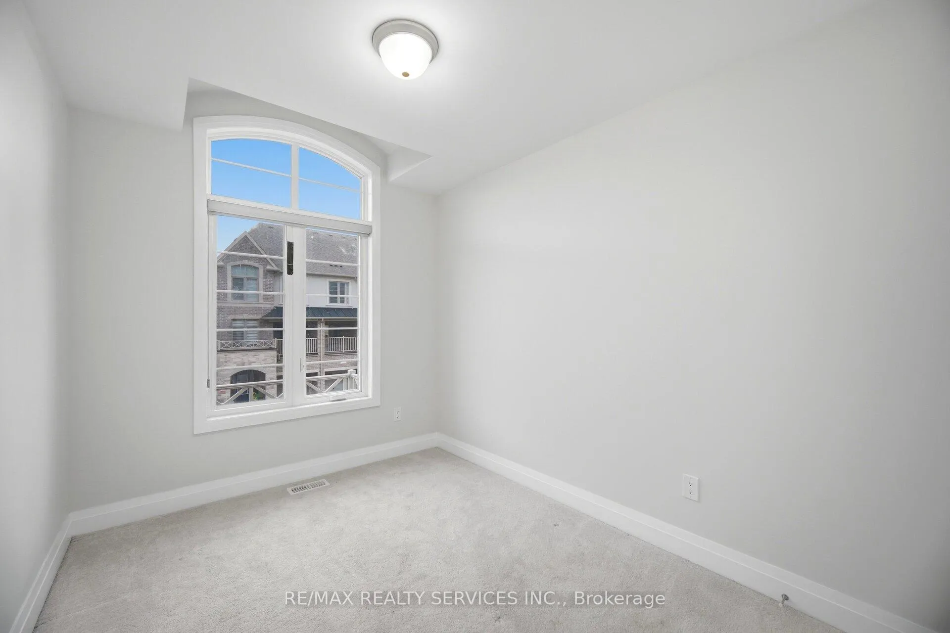 Photo 19 of 29 Summerbeam Way, Brampton, Bram West — HOMEH