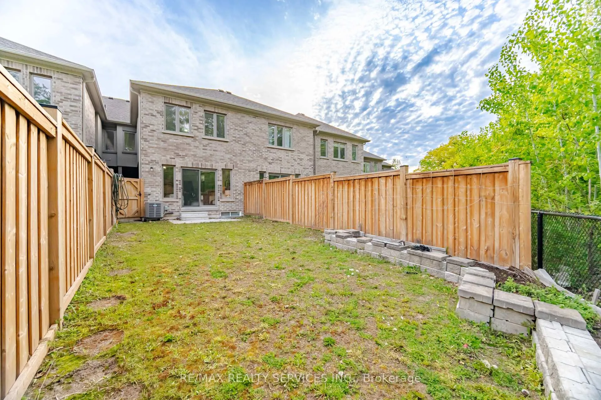 Photo 24 of 29 Summerbeam Way, Brampton, Bram West — HOMEH