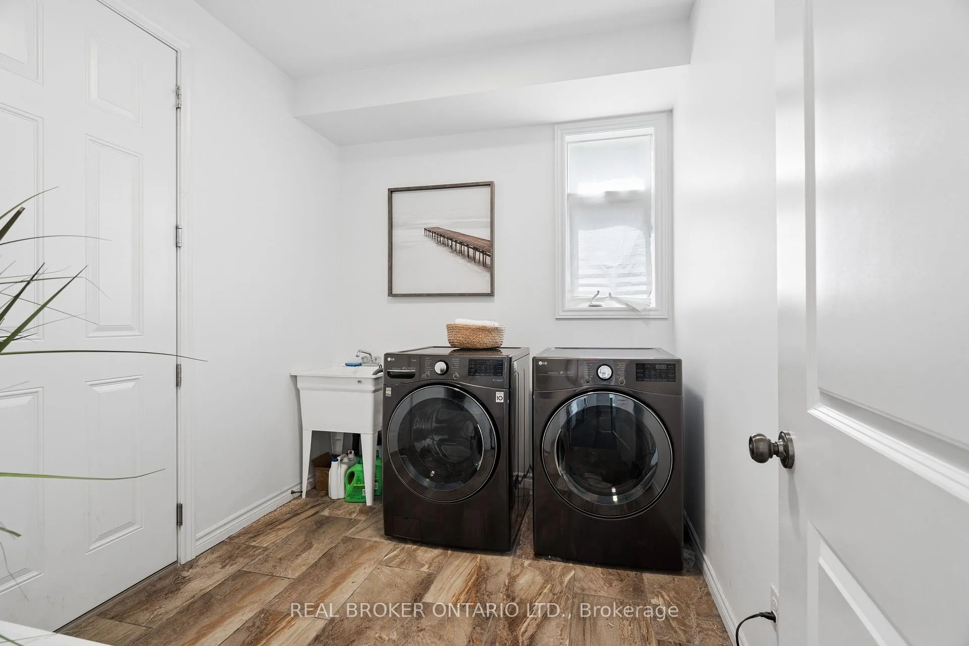 Photo 8 of 152 Coker Crescent, Guelph/Eramosa, Rockwood — HOMEH