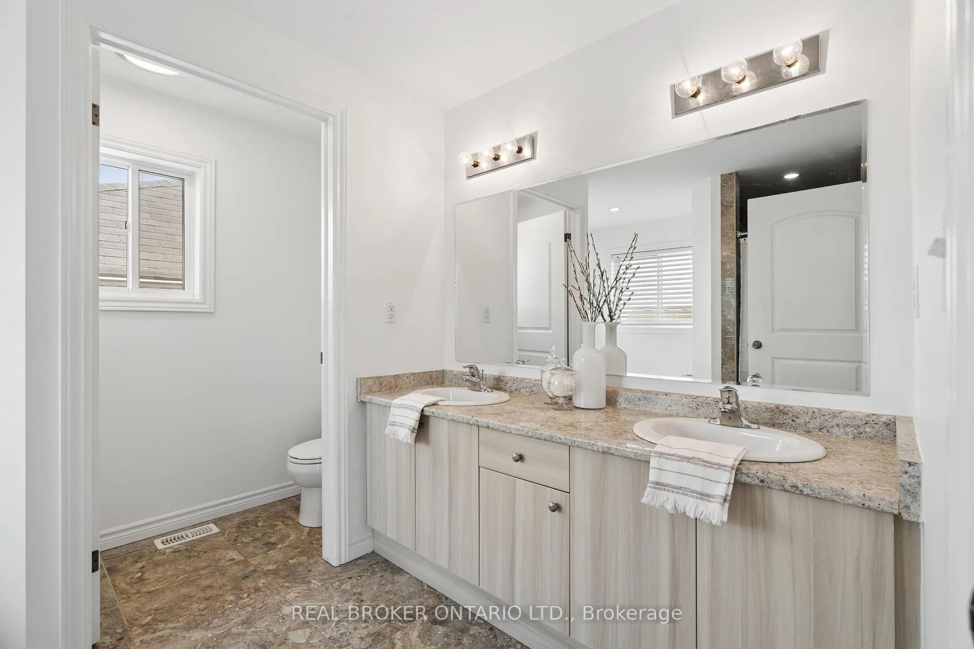 Photo 32 of 152 Coker Crescent, Guelph/Eramosa, Rockwood — HOMEH