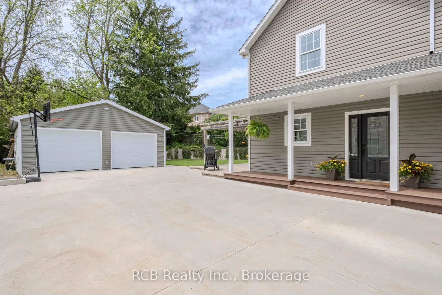Photo 3 of 27 Reid Street, Brant, South Dumfries — HOMEH