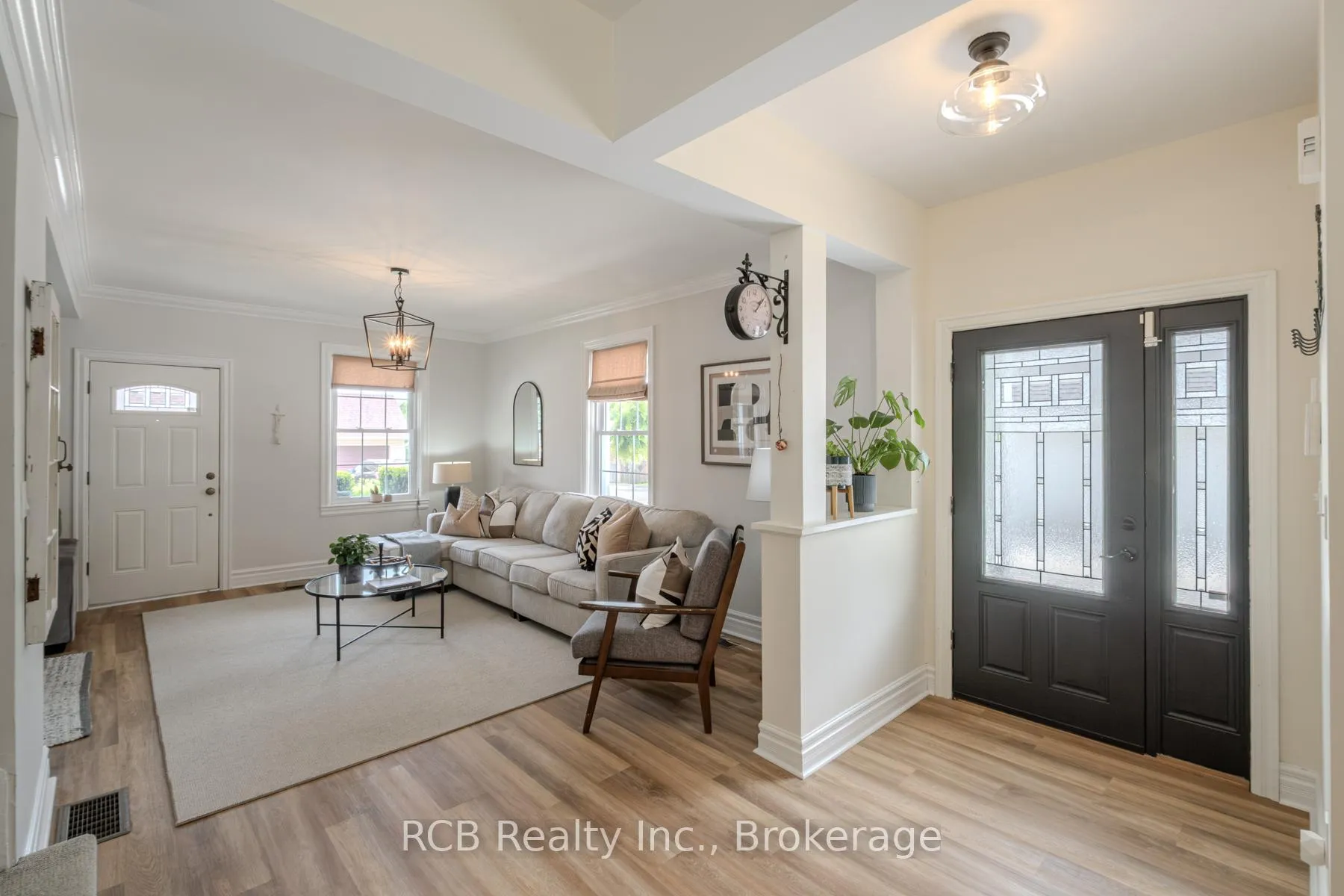 Photo 4 of 27 Reid Street, Brant, South Dumfries — HOMEH