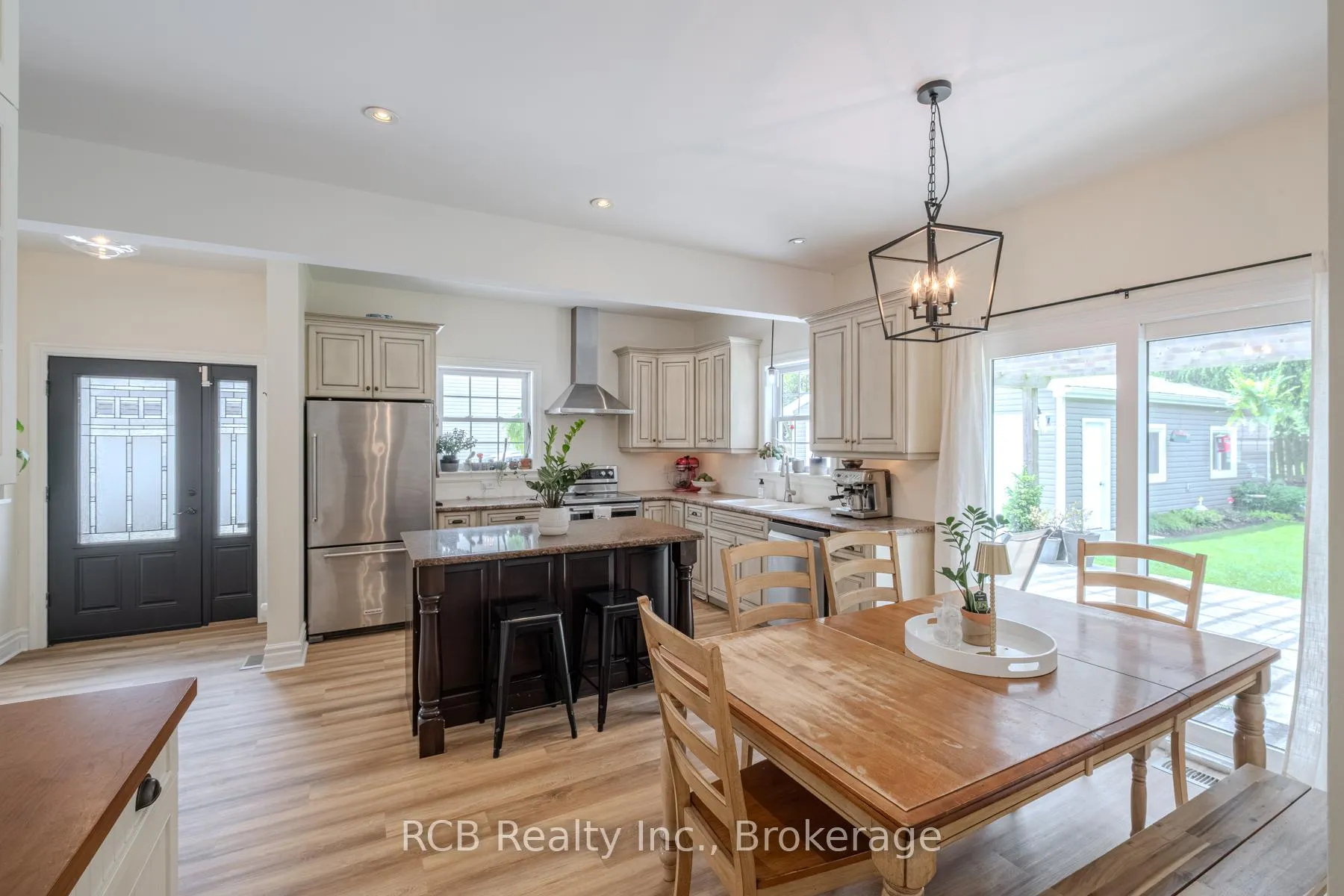Photo 12 of 27 Reid Street, Brant, South Dumfries — HOMEH