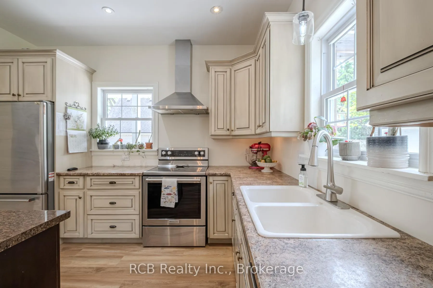 Photo 14 of 27 Reid Street, Brant, South Dumfries — HOMEH