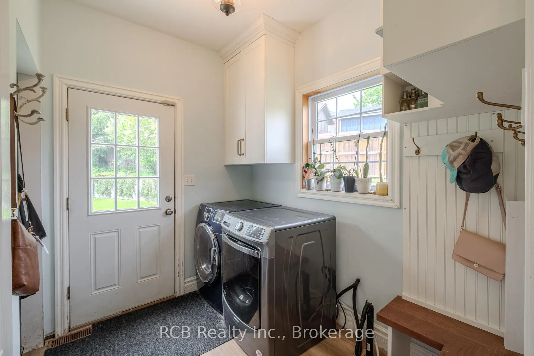 Photo 16 of 27 Reid Street, Brant, South Dumfries — HOMEH