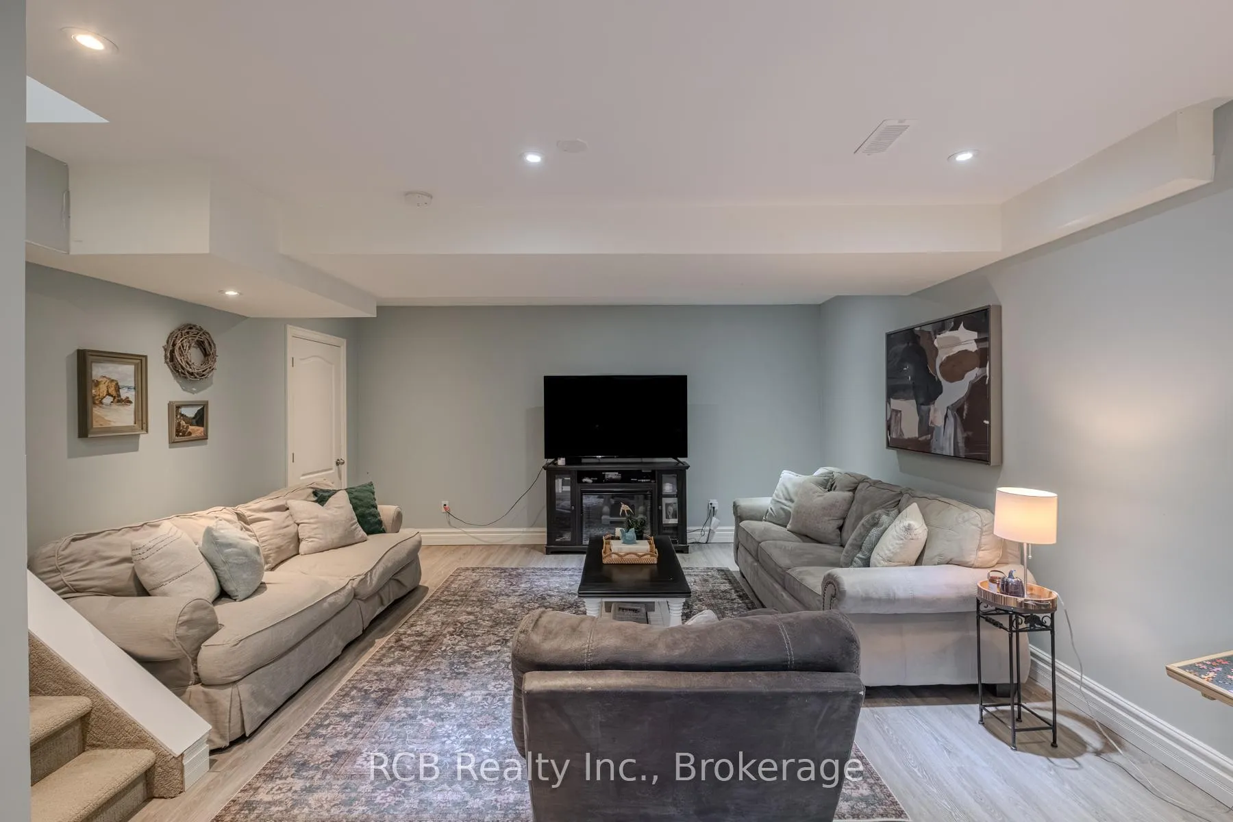 Photo 19 of 27 Reid Street, Brant, South Dumfries — HOMEH