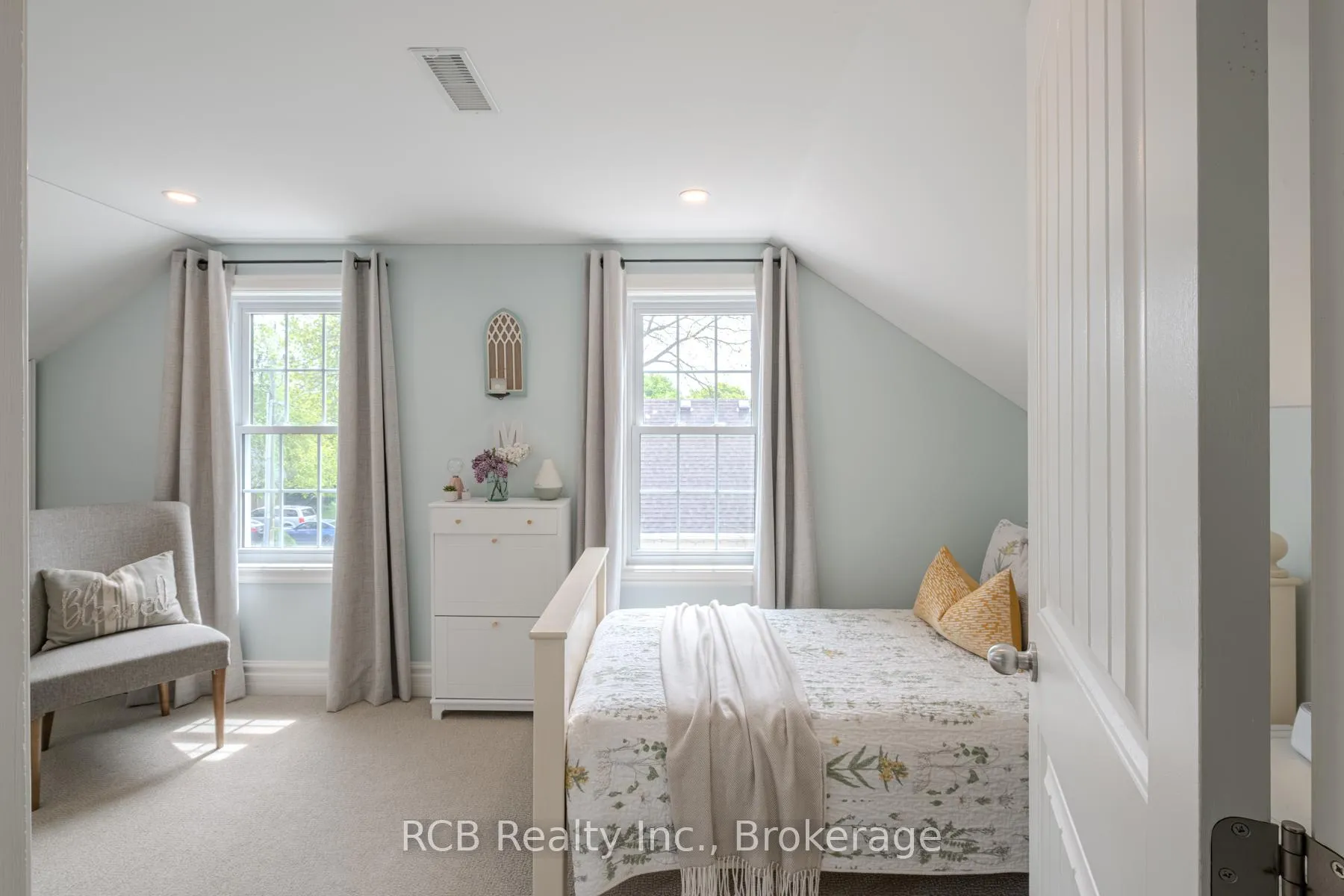 Photo 24 of 27 Reid Street, Brant, South Dumfries — HOMEH