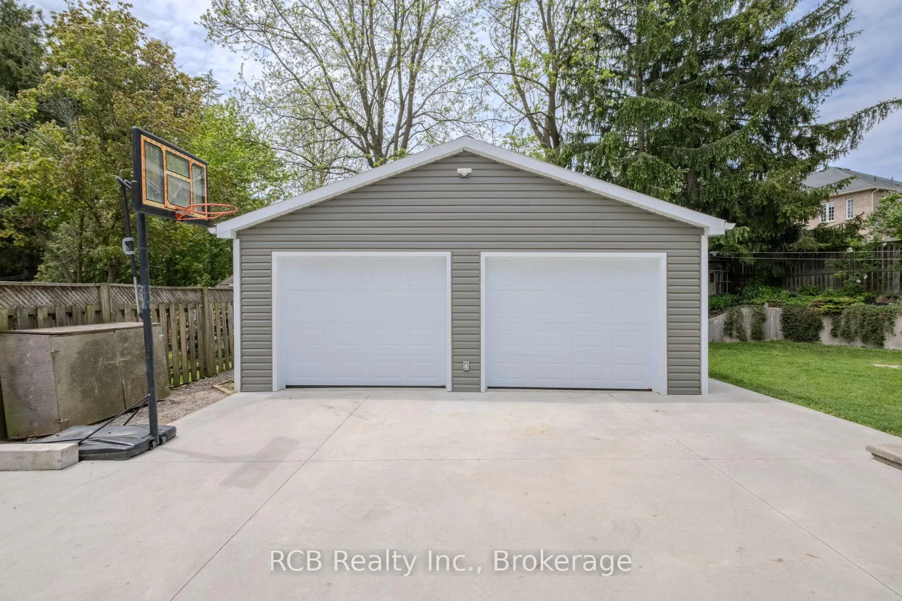 Photo 37 of 27 Reid Street, Brant, South Dumfries — HOMEH