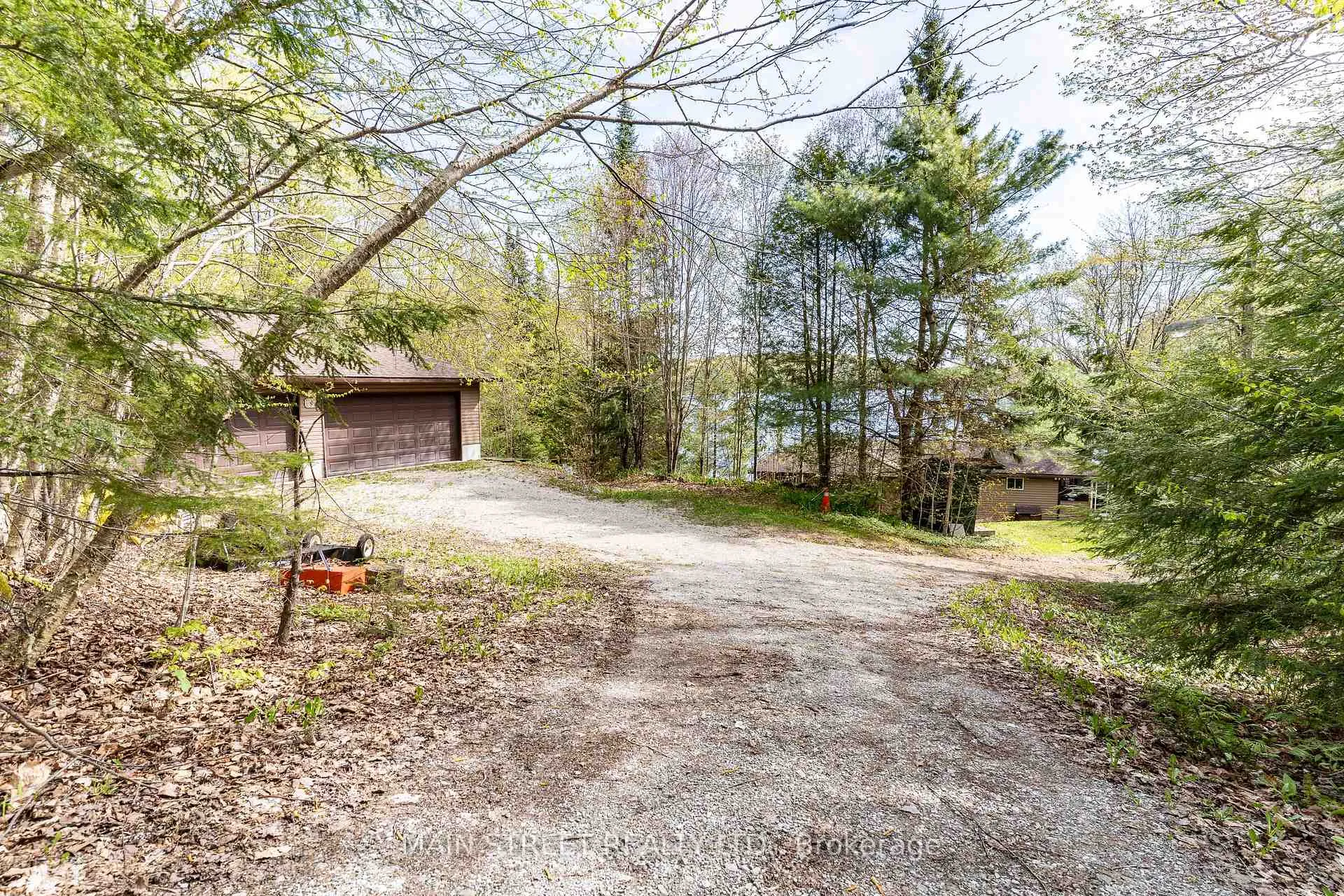 Photo 4 of 1146 Farmer Hays Drive, Algonquin Highlands, McClintock — HOMEH