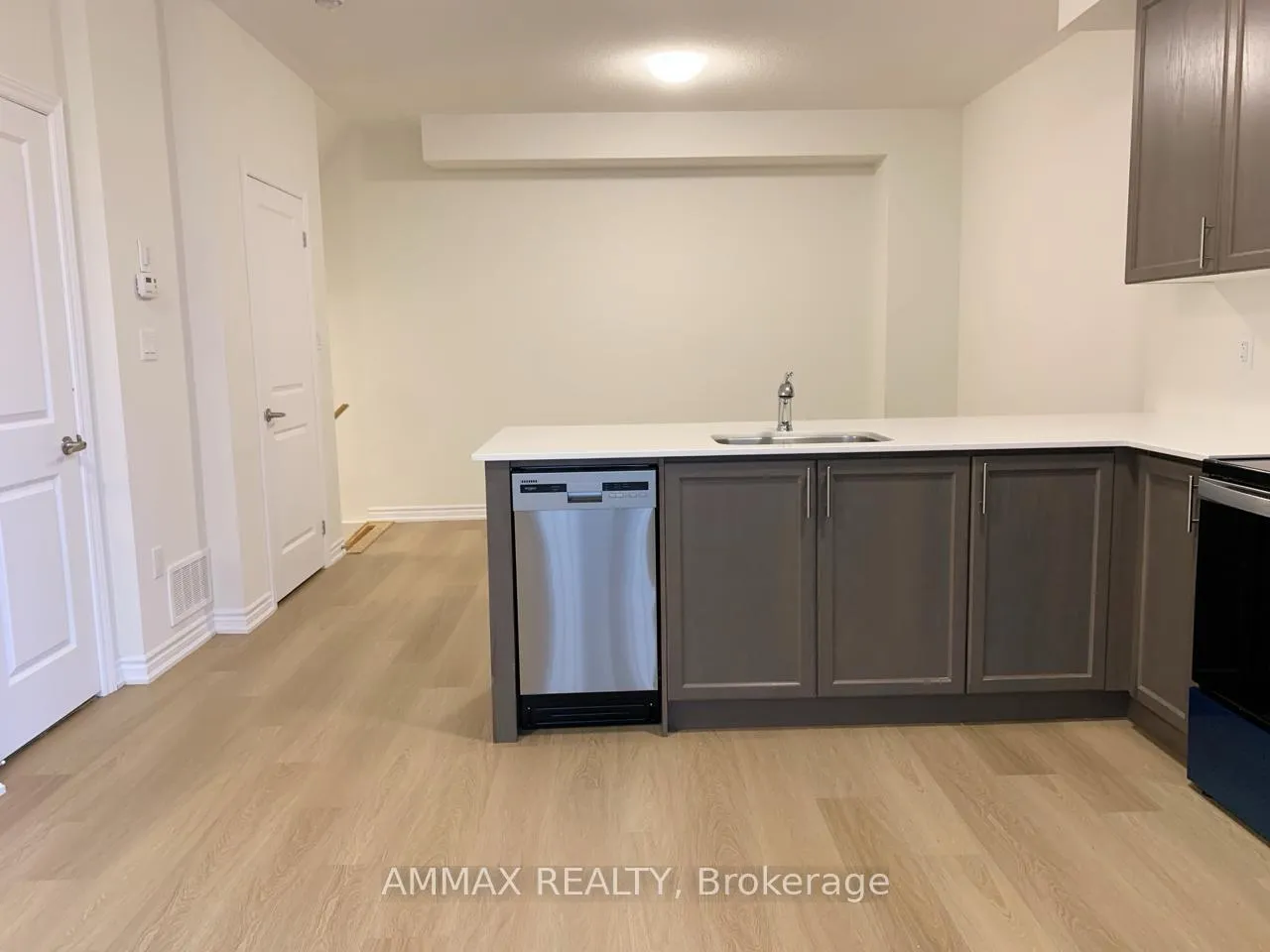 Photo 3 of Unit 8, 490 Beresford Path, Oshawa, Central — HOMEH
