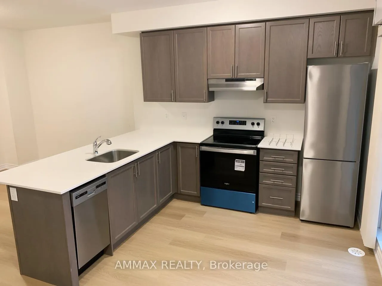 Photo 4 of Unit 8, 490 Beresford Path, Oshawa, Central — HOMEH