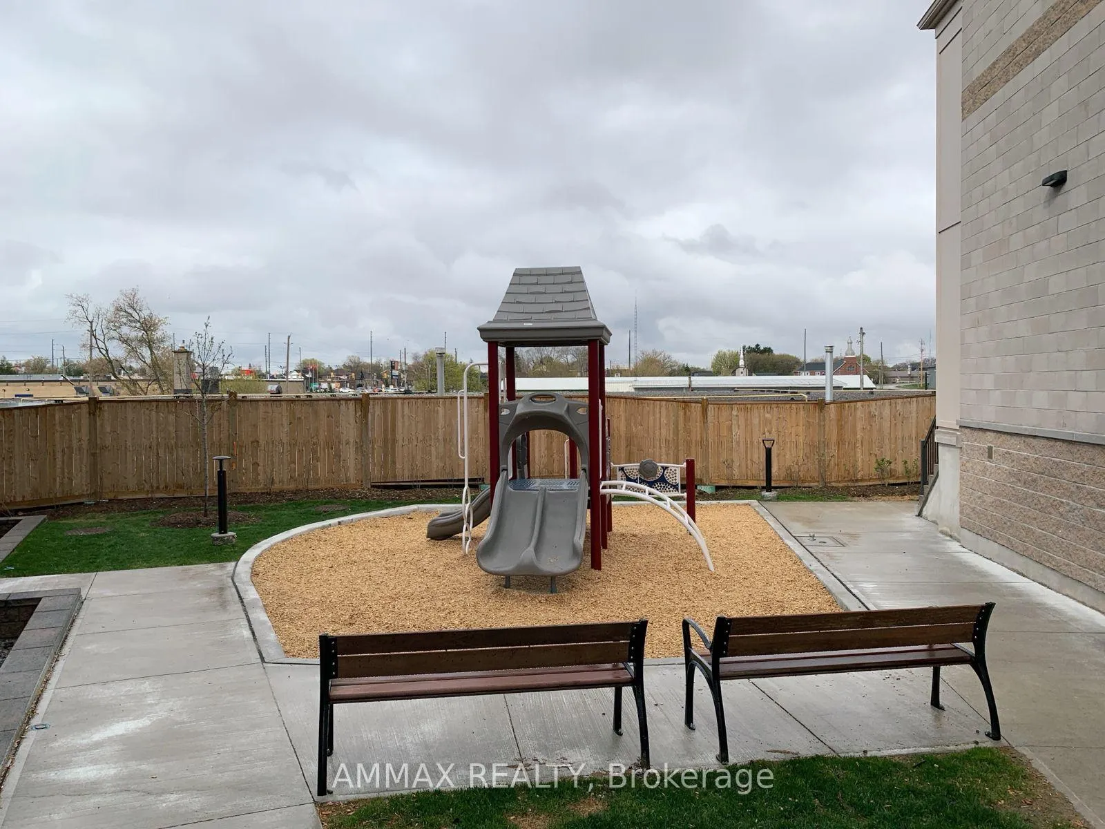 Photo 17 of Unit 8, 490 Beresford Path, Oshawa, Central — HOMEH
