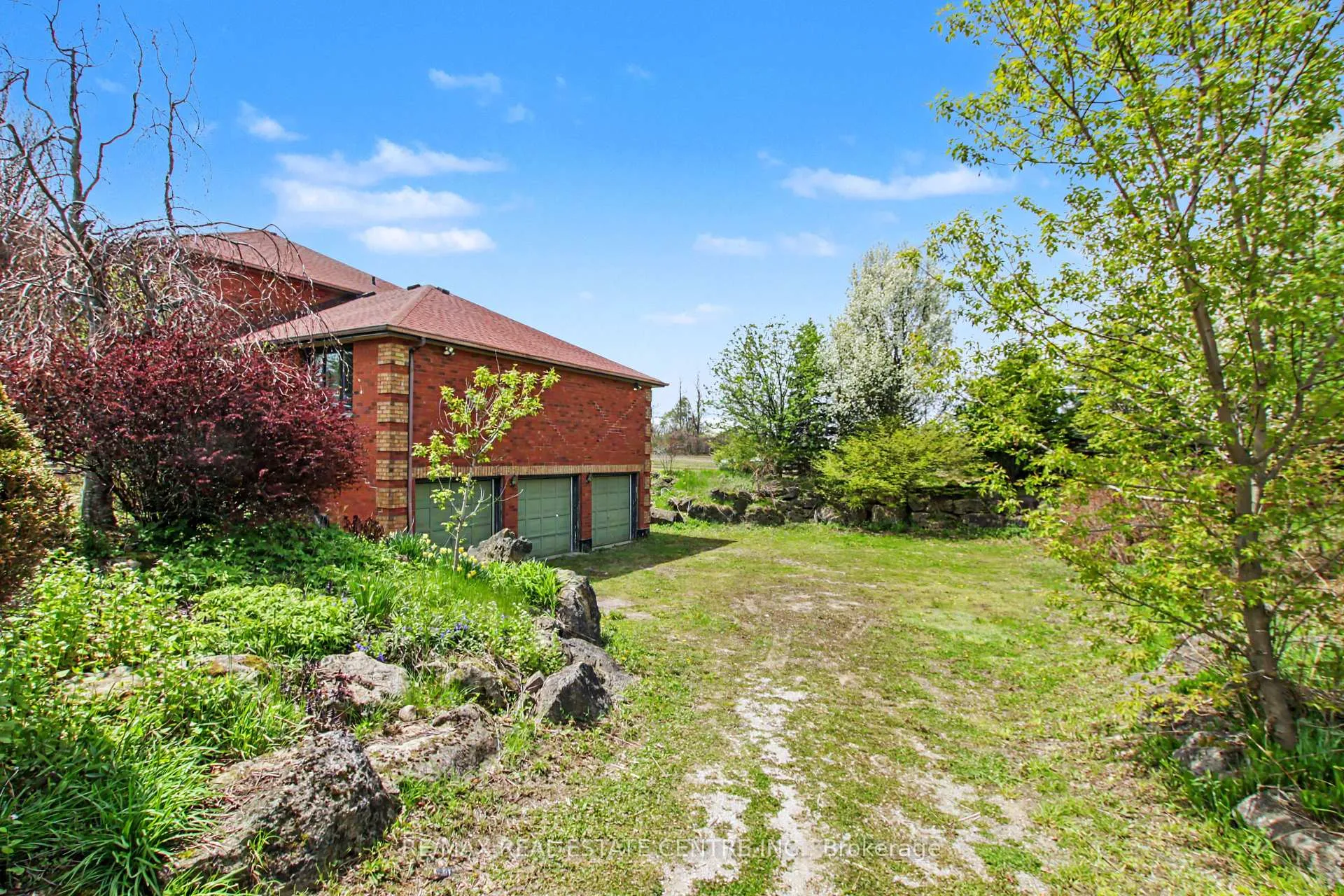 Photo 3 of 8548 First Line, Milton, Rural Milton West — HOMEH