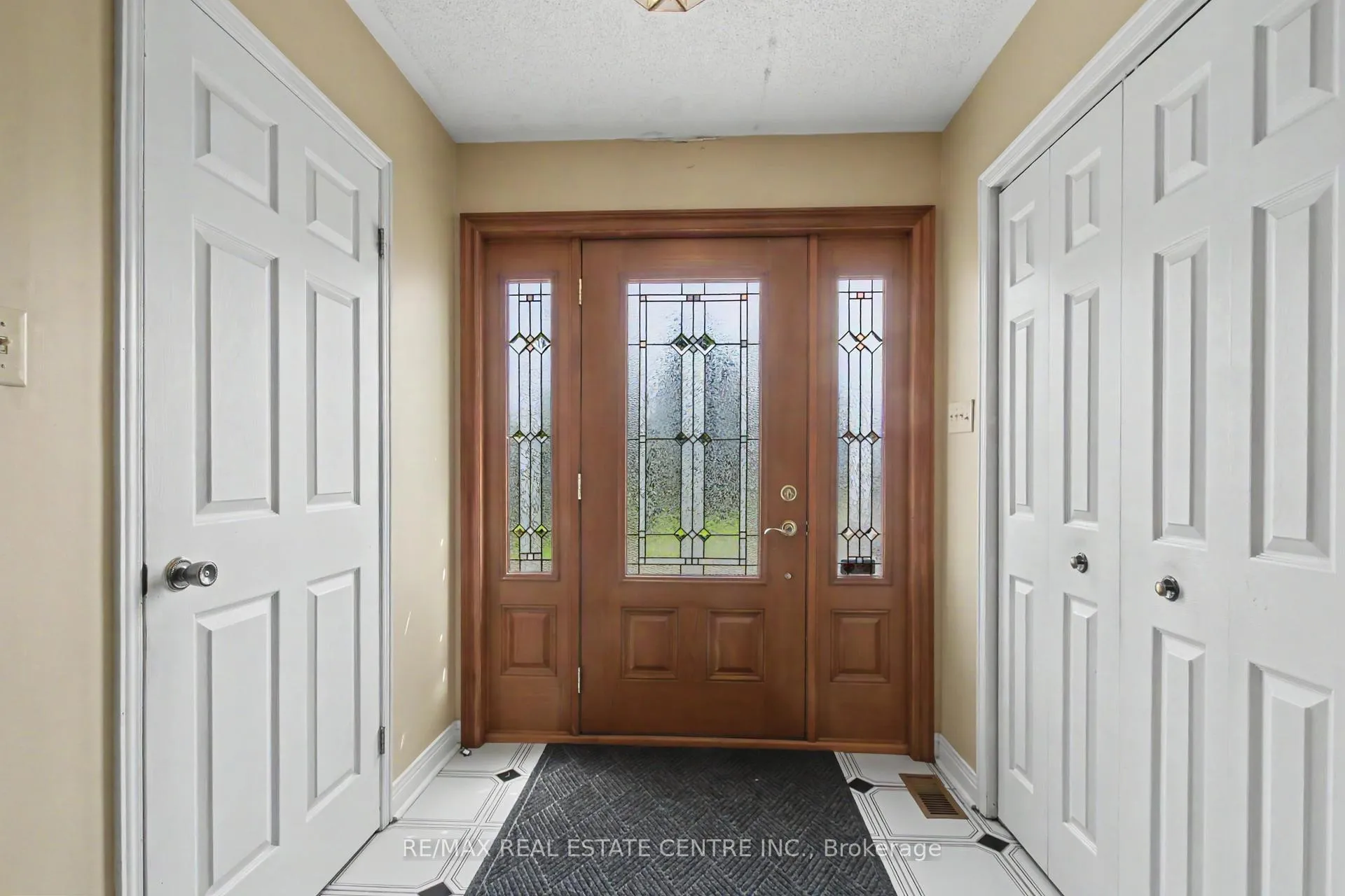 Photo 5 of 8548 First Line, Milton, Rural Milton West — HOMEH