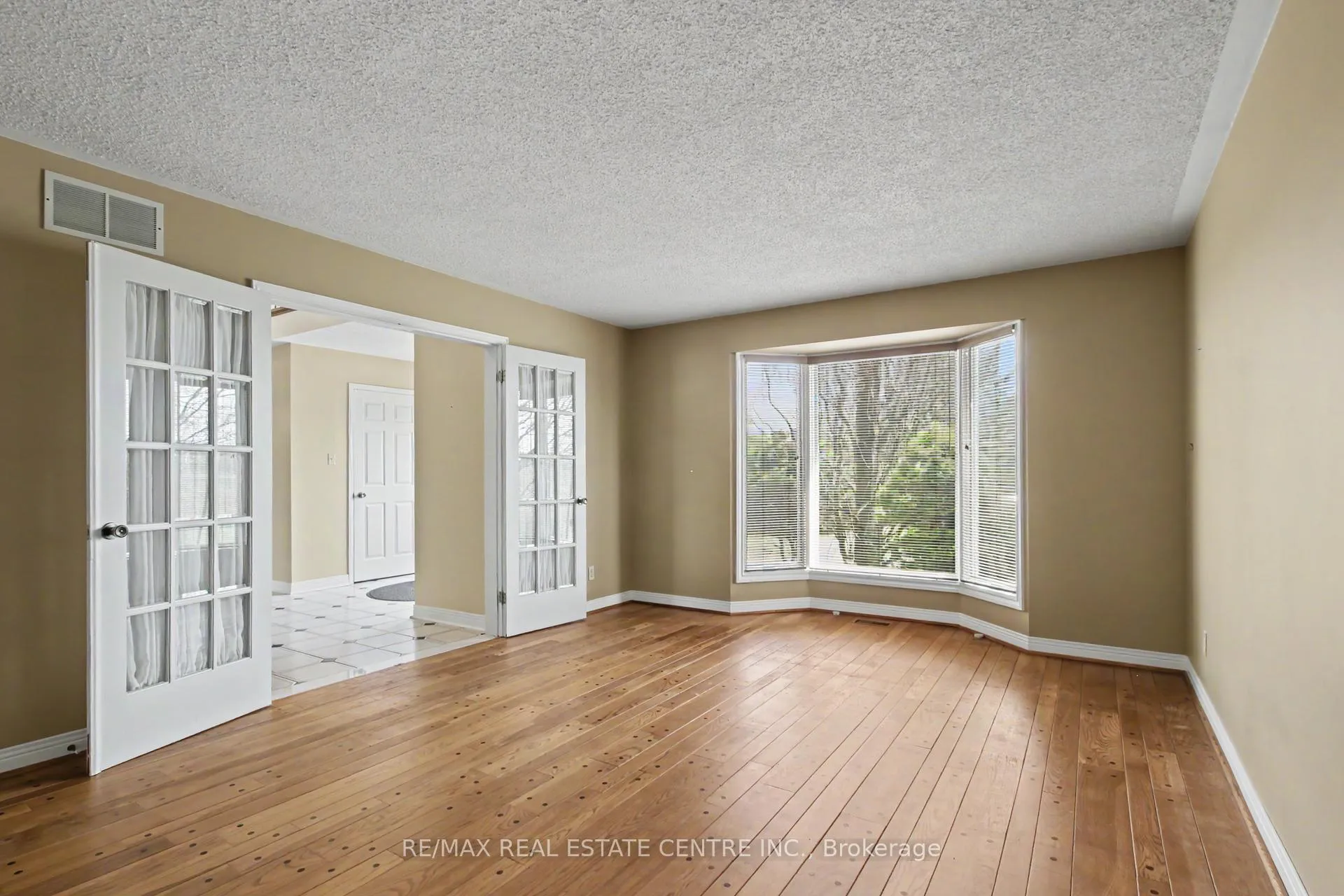 Photo 8 of 8548 First Line, Milton, Rural Milton West — HOMEH