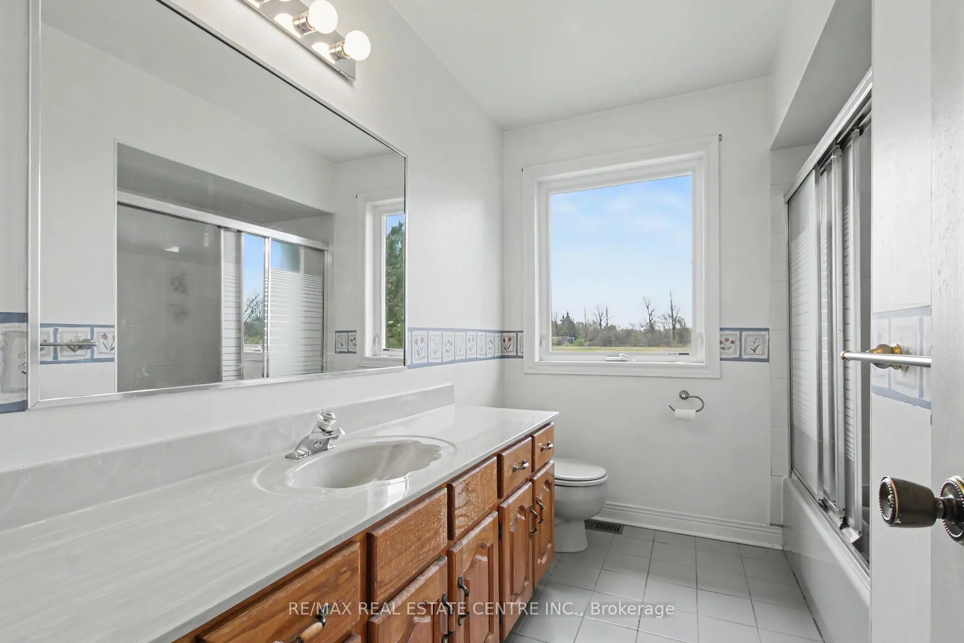 Photo 27 of 8548 First Line, Milton, Rural Milton West — HOMEH