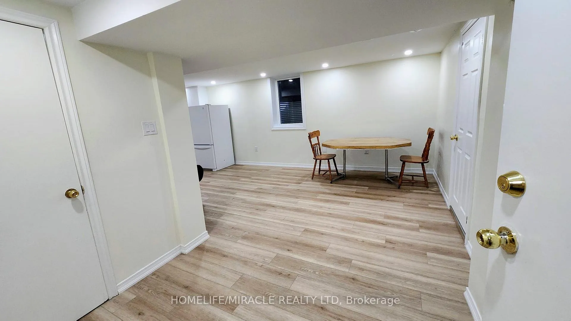 Photo 9 of 7 Mcclure Avenue, Brampton, Northwood Park — HOMEH