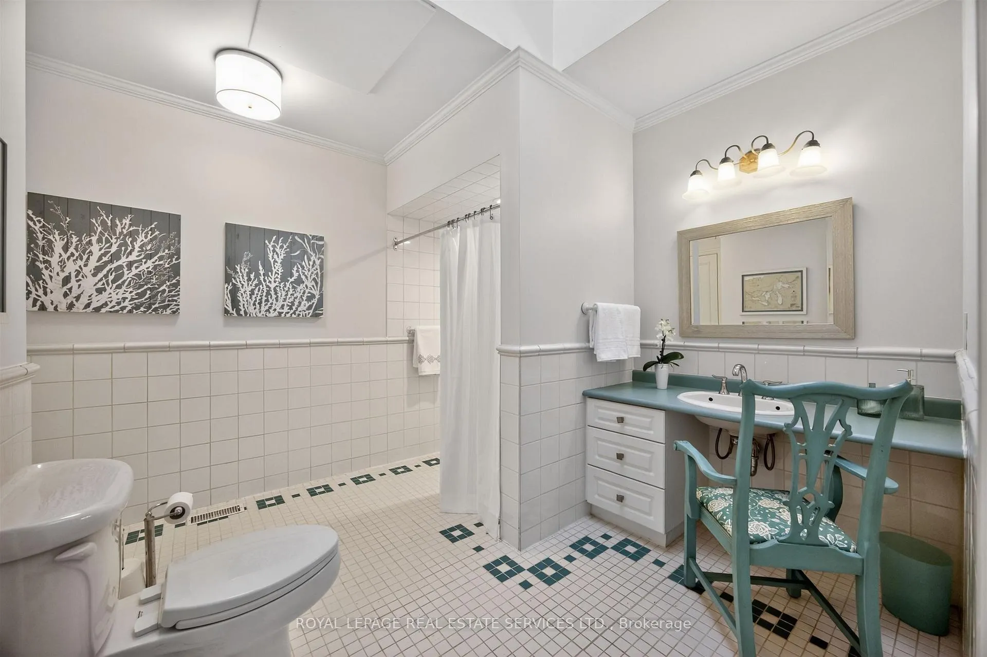 Photo 25 of 130 Thompson Avenue, Etobicoke, Stonegate-Queensway — HOMEH