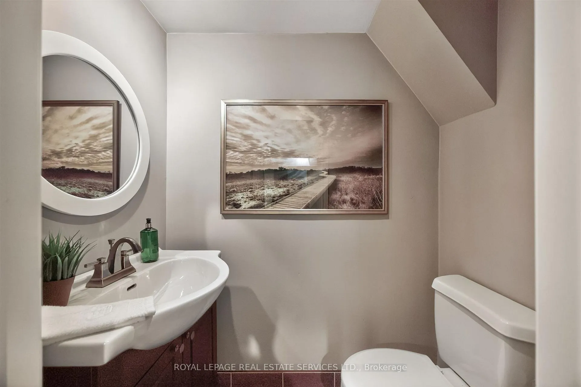 Photo 30 of 130 Thompson Avenue, Etobicoke, Stonegate-Queensway — HOMEH