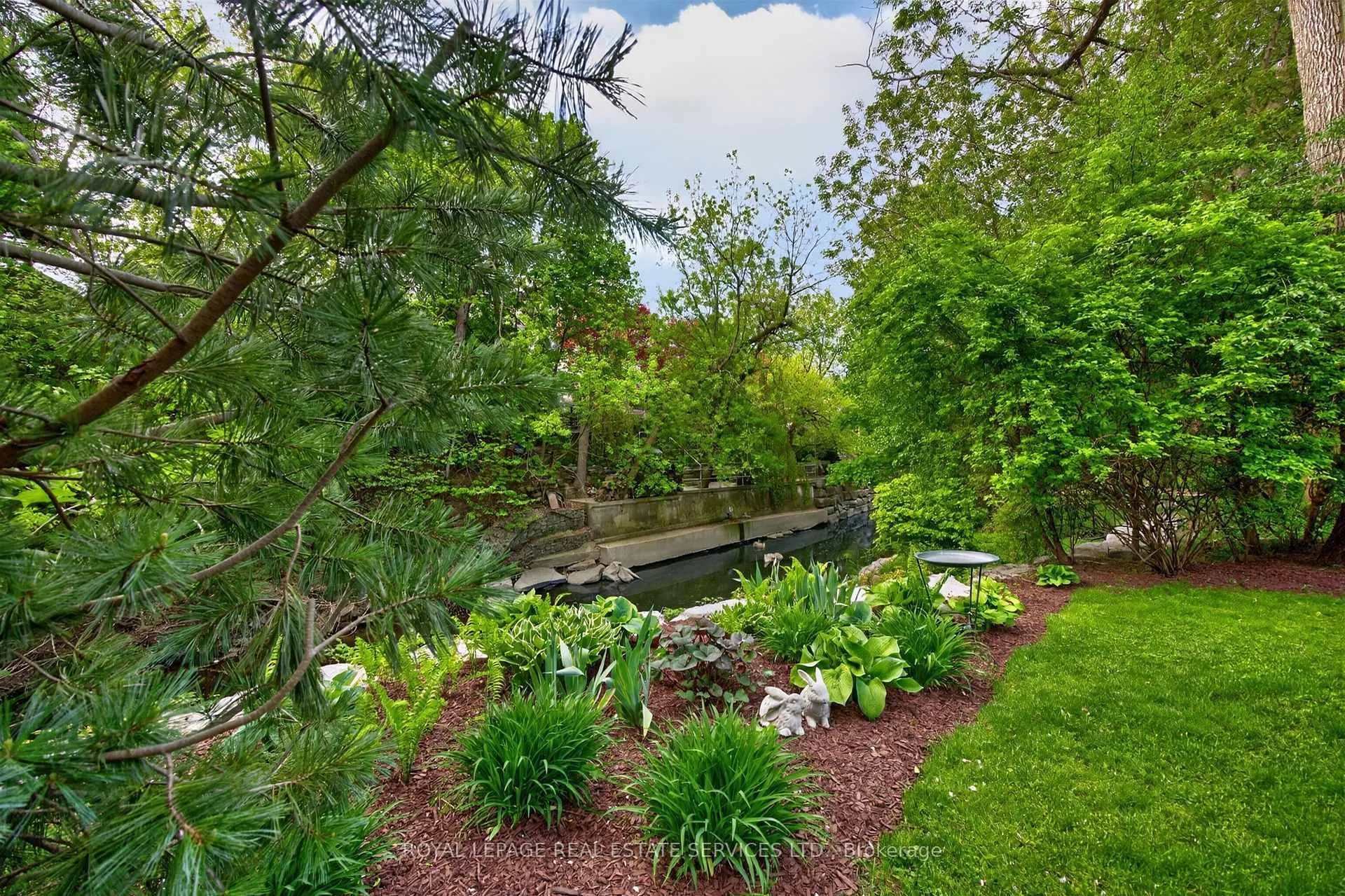 Photo 33 of 130 Thompson Avenue, Etobicoke, Stonegate-Queensway — HOMEH