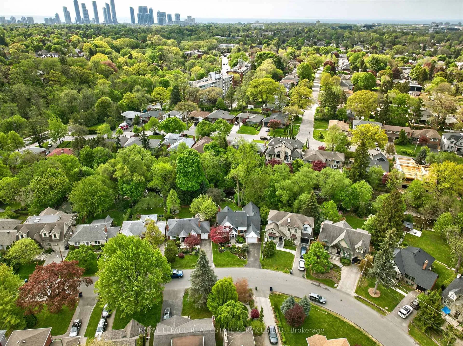 Photo 42 of 130 Thompson Avenue, Etobicoke, Stonegate-Queensway — HOMEH