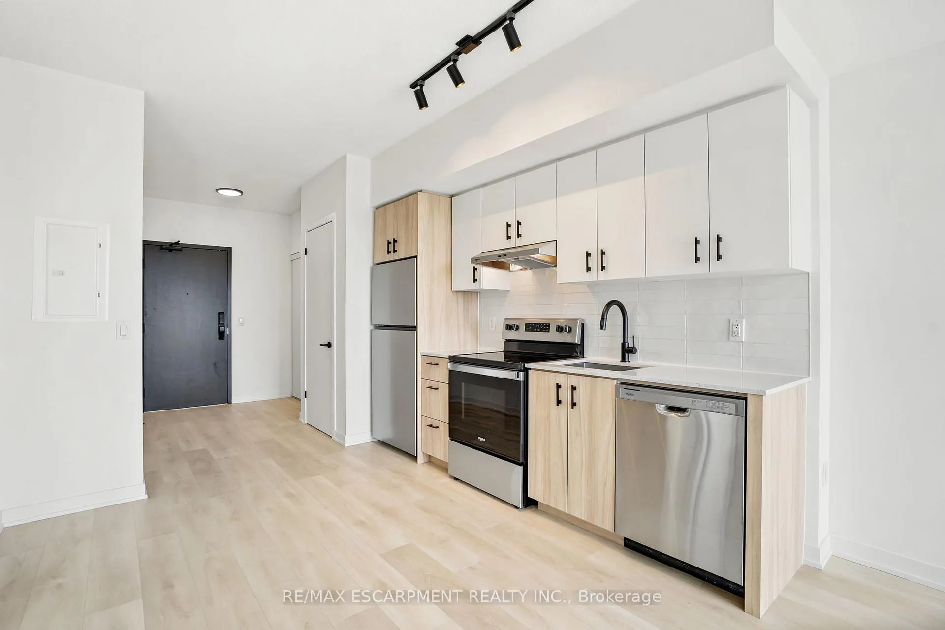 Photo 17 of Unit C711, 4878 Powers Common, Burlington, Alton — HOMEH