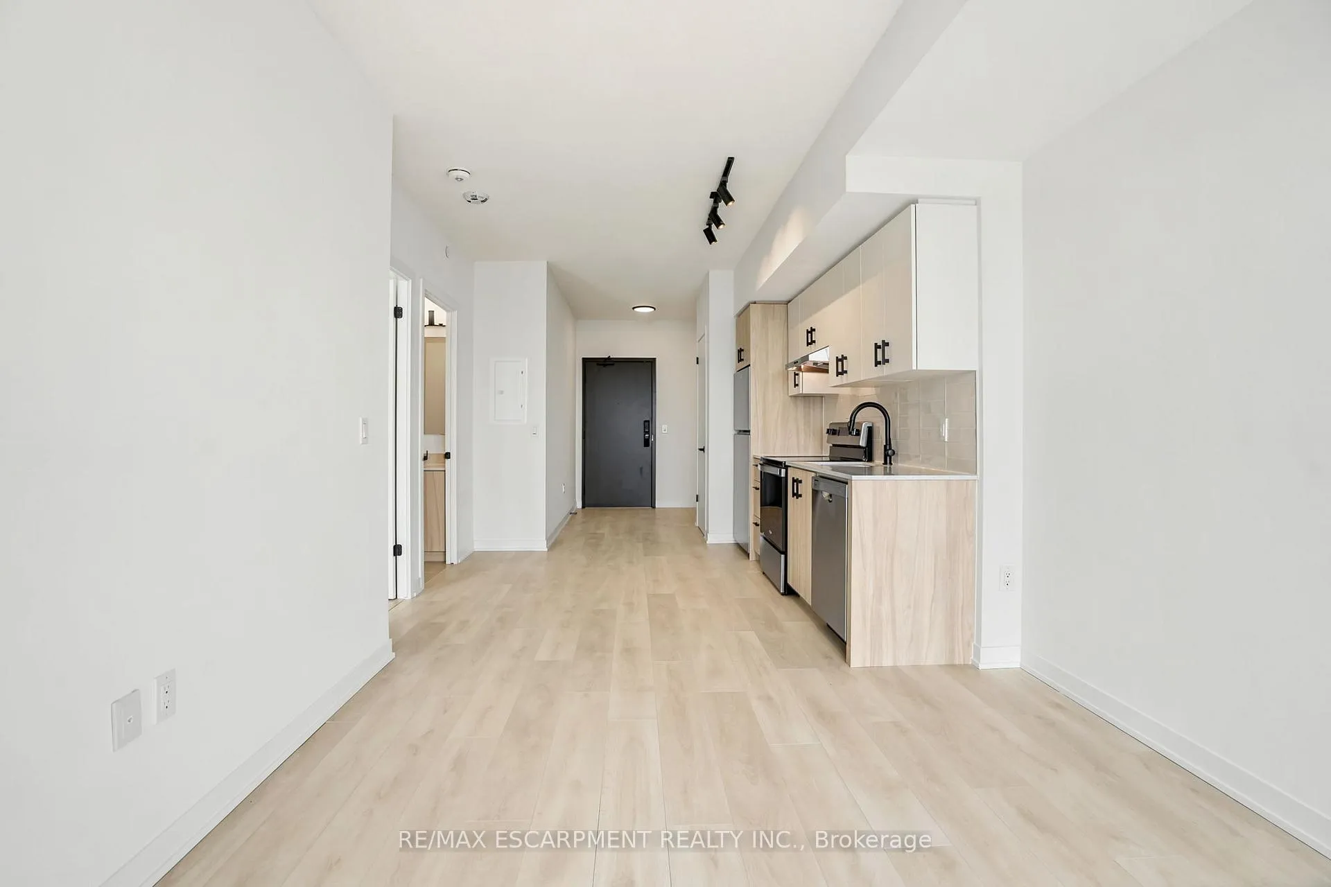 Photo 18 of Unit C711, 4878 Powers Common, Burlington, Alton — HOMEH